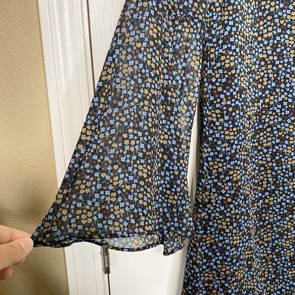 Cabi Poise Mini Shift Dress Size Medium Floral Sheer Overlay Long Bell Sleeve - Picture 5 of 10